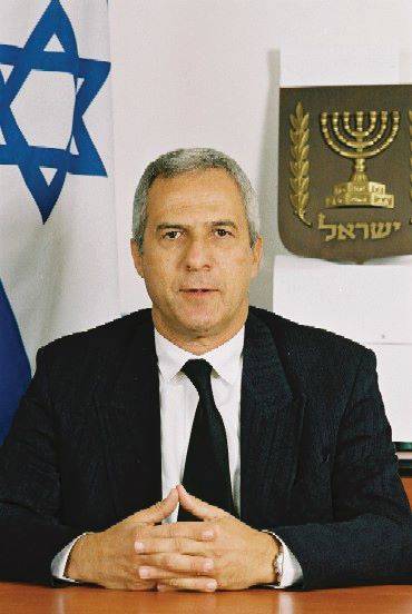 השופט בדימוס אמנון שטרסנוב: "אין מקום שיחזיק ברישיון, כל עוד ממשיך הוא בדרכו"