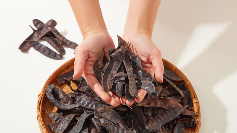 עטור מצחך זהב שחור